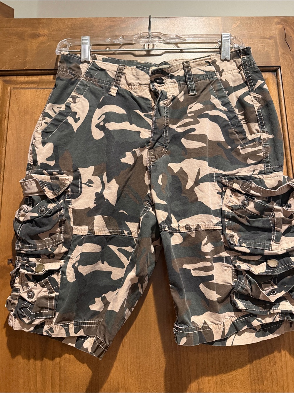 Four Steeds camo cargo shorts